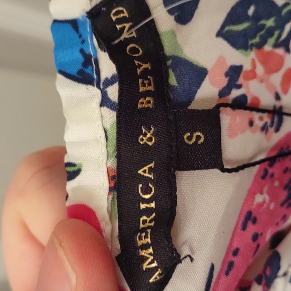 America and Beyond Butterfly floral Dress - Picture 3 of 4